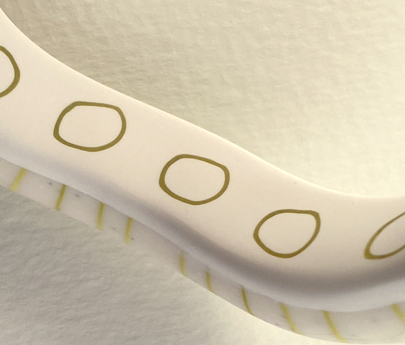 Green to White wavy bangle stripes 4.png