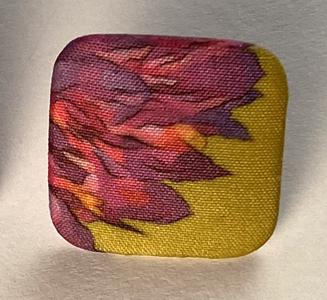 small post square red clover 2.jpg