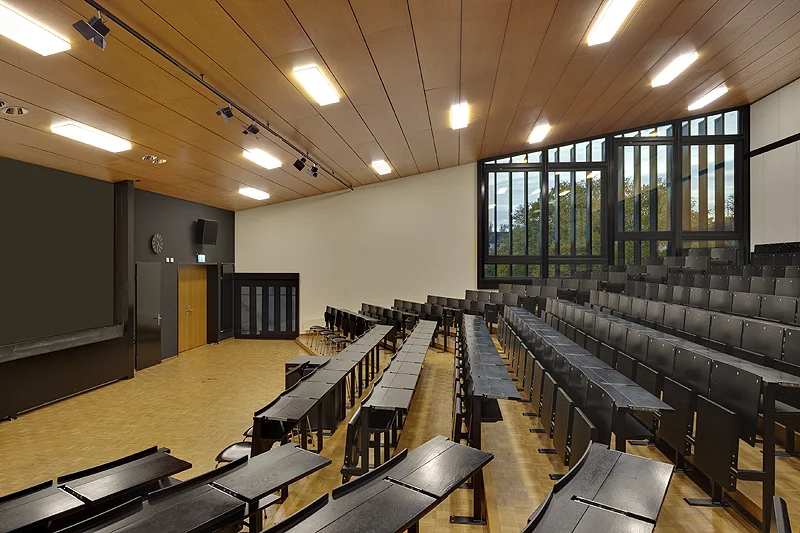0813_AGS Basel_Atelier Fontana_AGS_Innen_Aula_ohne beamer.jpg