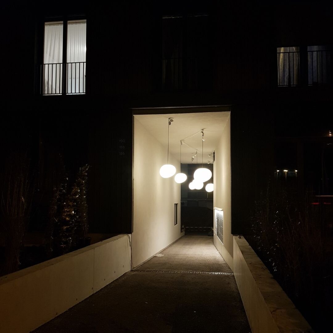 Ersatzneubau Siedlung &quot;Untere Birs&quot; - Baufeld B in Basel von SSA Architekten AG BSA SIA in der Fertigstellung

#lichtplanung 
#lightingdesign
#lighting 
#licht
#light 
#swissarchitecture
#beleuchtung 
#lichtstimmung 
#lightingdesigner 
@ssa