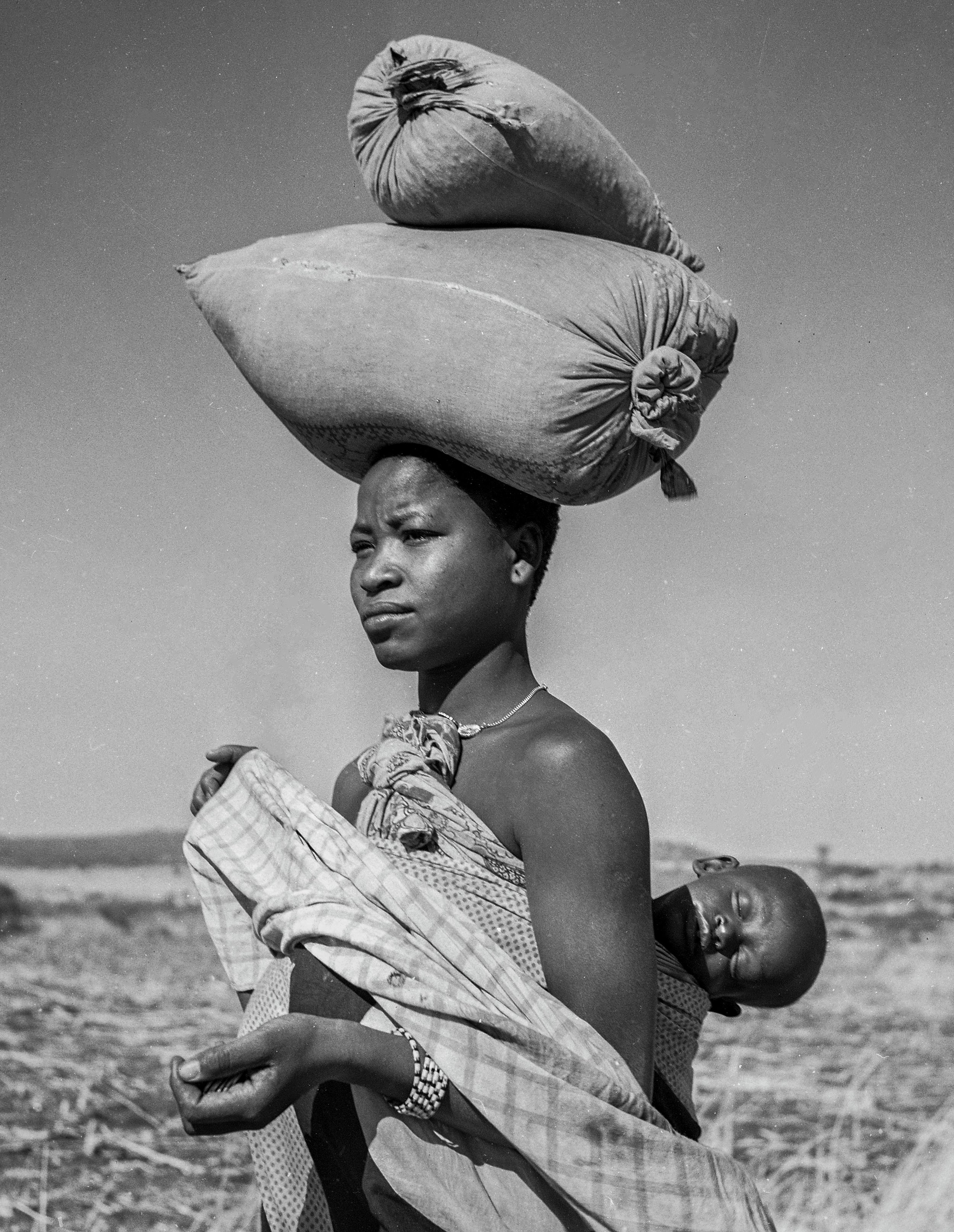 Mother and child (Photo: Jon Jøssang, 1962)