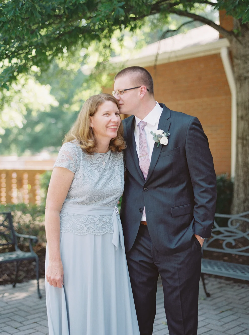atlanta-film-wedding-photographer-roswell-ivy-hall-hannah-forsberg-25.jpg