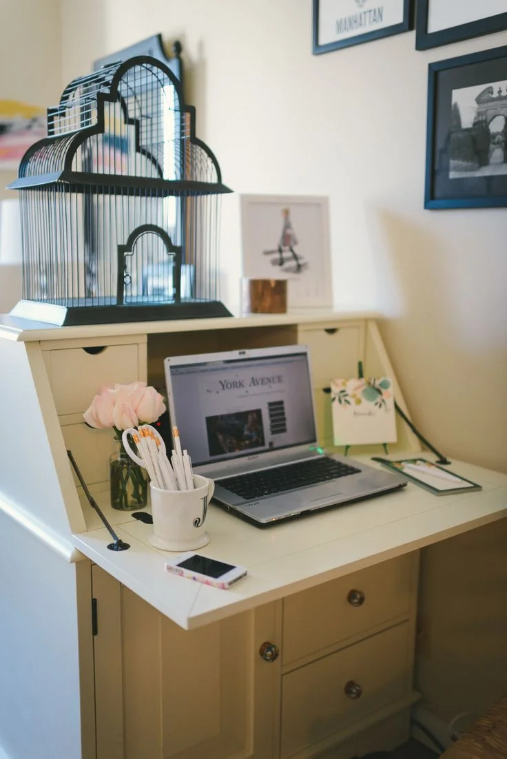 desk 3.jpg
