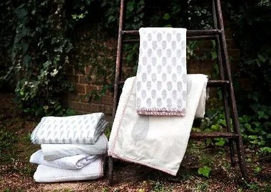 Mela & Roam blankets