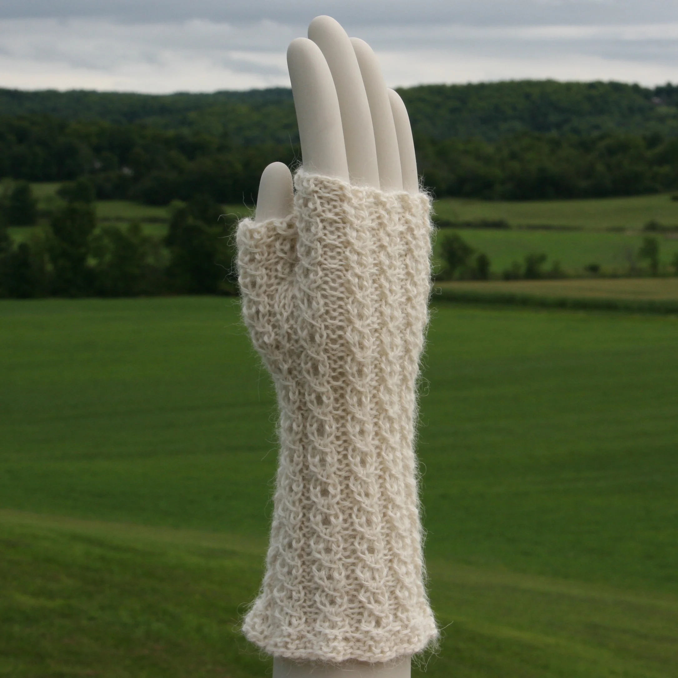Fingerless Gloves - Eggshell.jpg