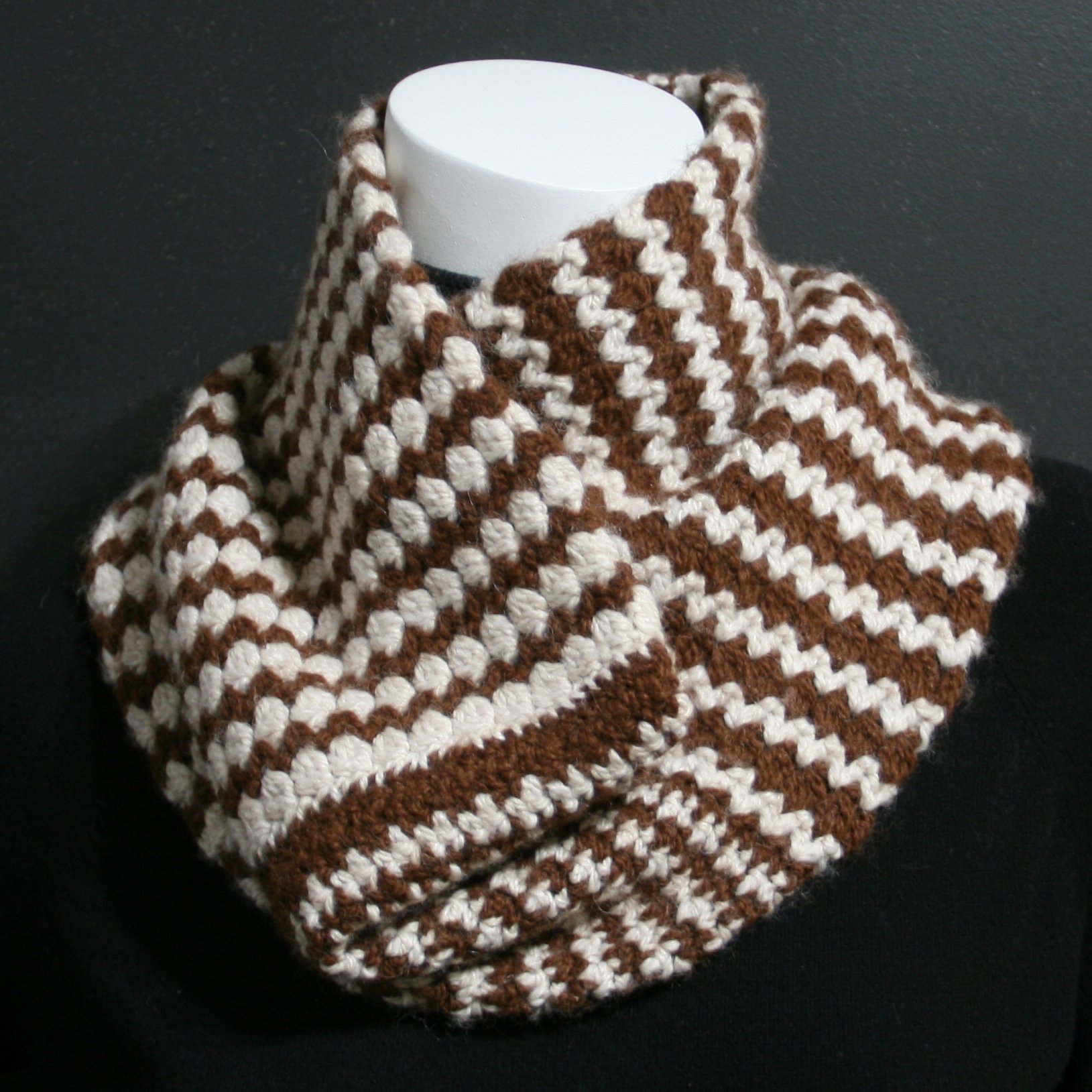 Crochet Cowl 1.jpg