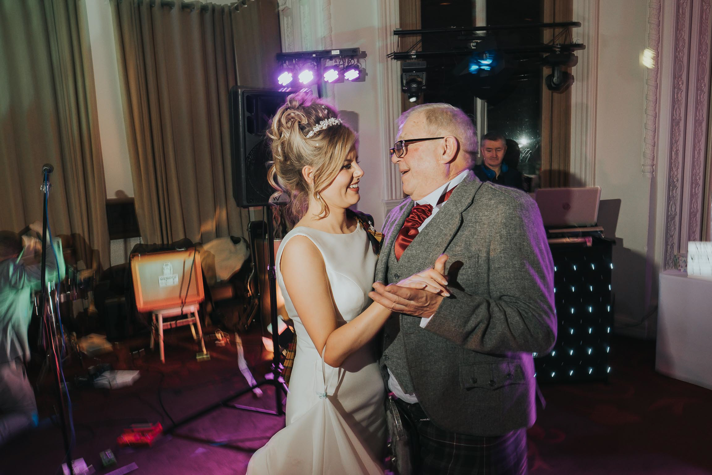 bride and father dance in the Double Tree by Hilton in Liverpool 