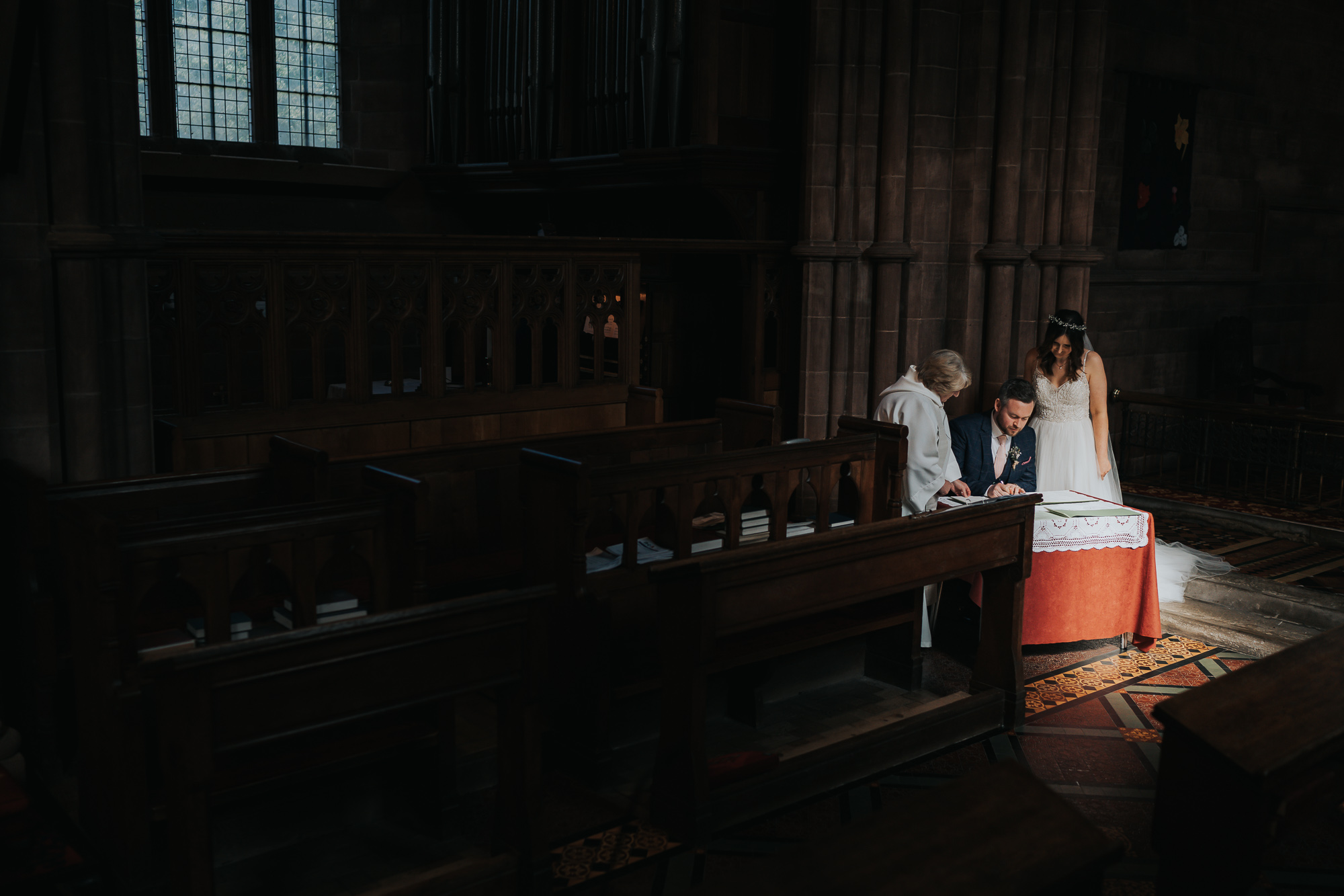 farm wedding in cheshire wedding photographer based in liverpool  (10 of 36).jpg