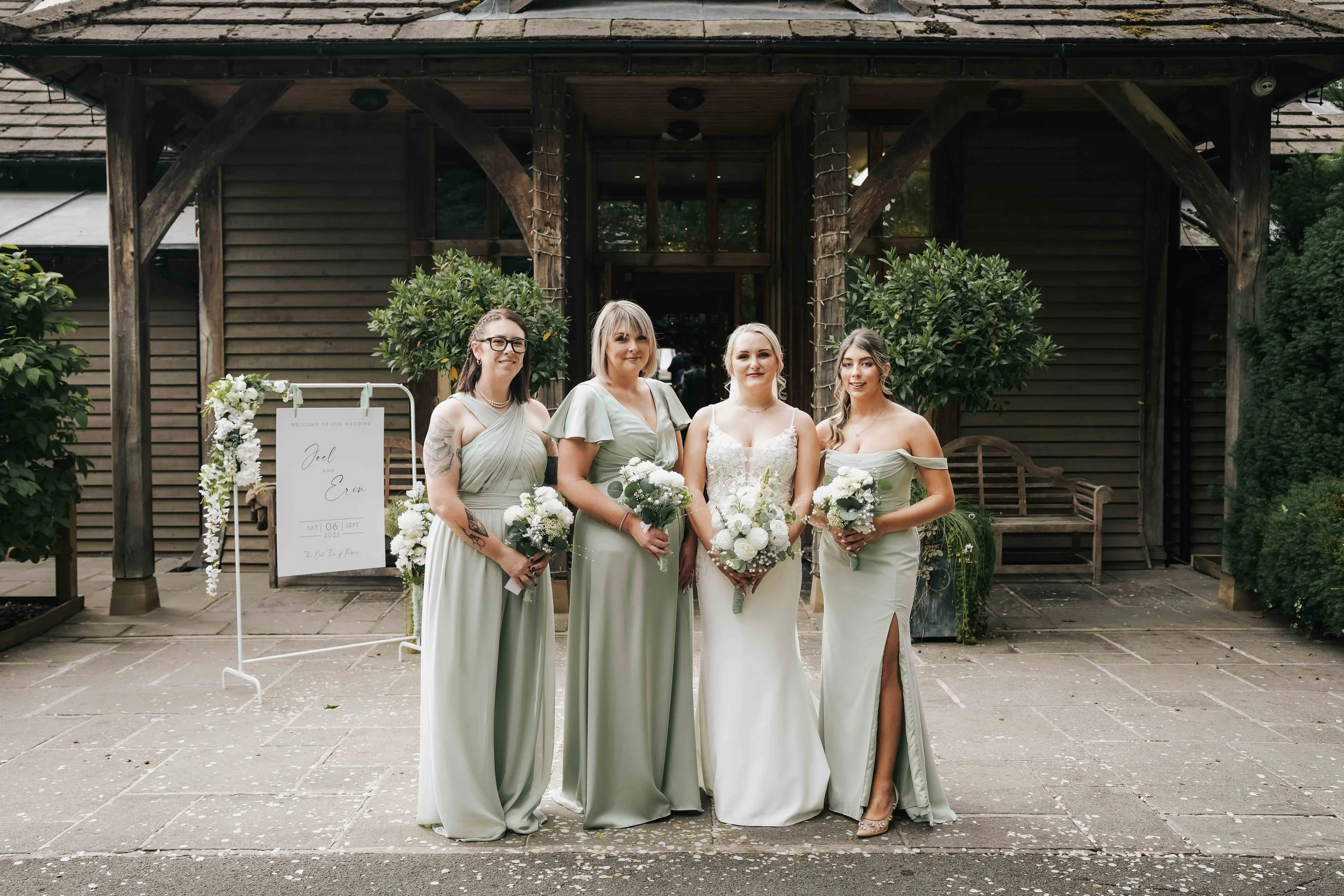 oak tree of peover cheshire wedding photography - 031.jpg