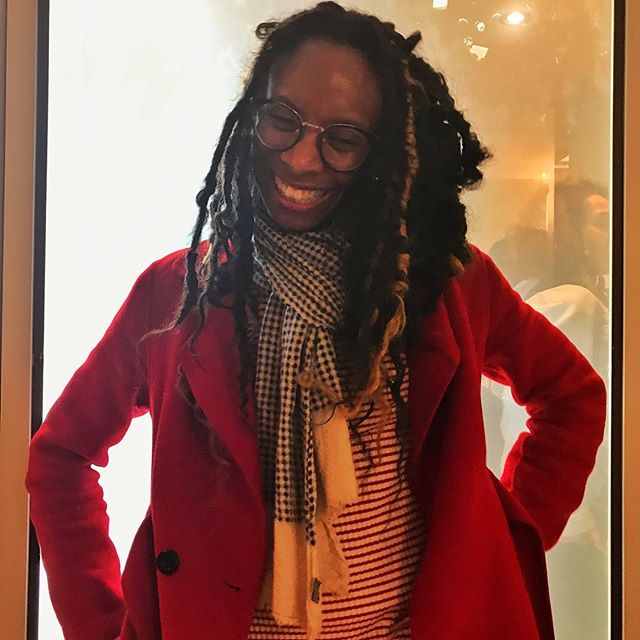 "Being unapologetically yourself, not having to be reduced. A feeling that our beauty is unlike anything else." - Kimchi
•
•
#theblackjoyproject #blackjoy #brussells #belgium #diaspora #dominicana #dominican #readmyworld #afroeuropean