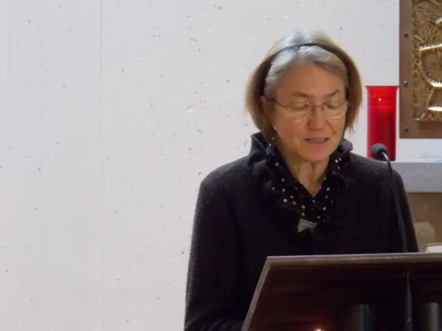  Lecture d'une intention de la prière universelle par Marie Thérése 