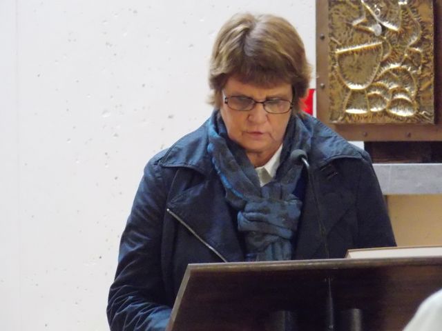  Lecture d'une intention de la prière universelle par Marie Chantal 