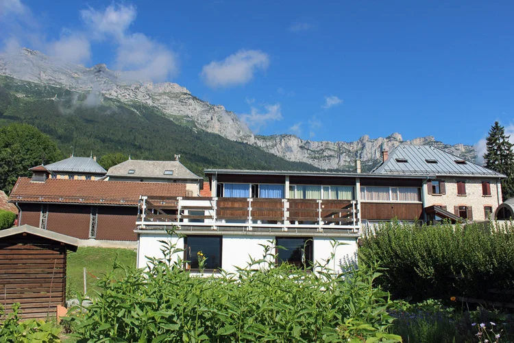 monastere_petites_roches.jpg