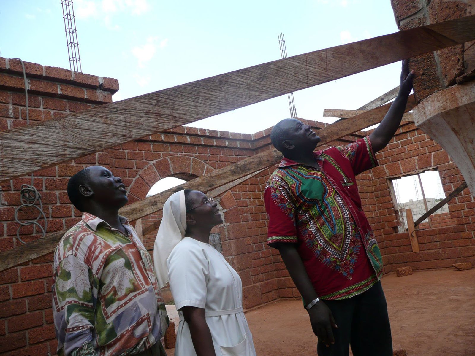 Eglise en Construction - vo–tes.JPG