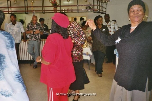imm015_16.jpg