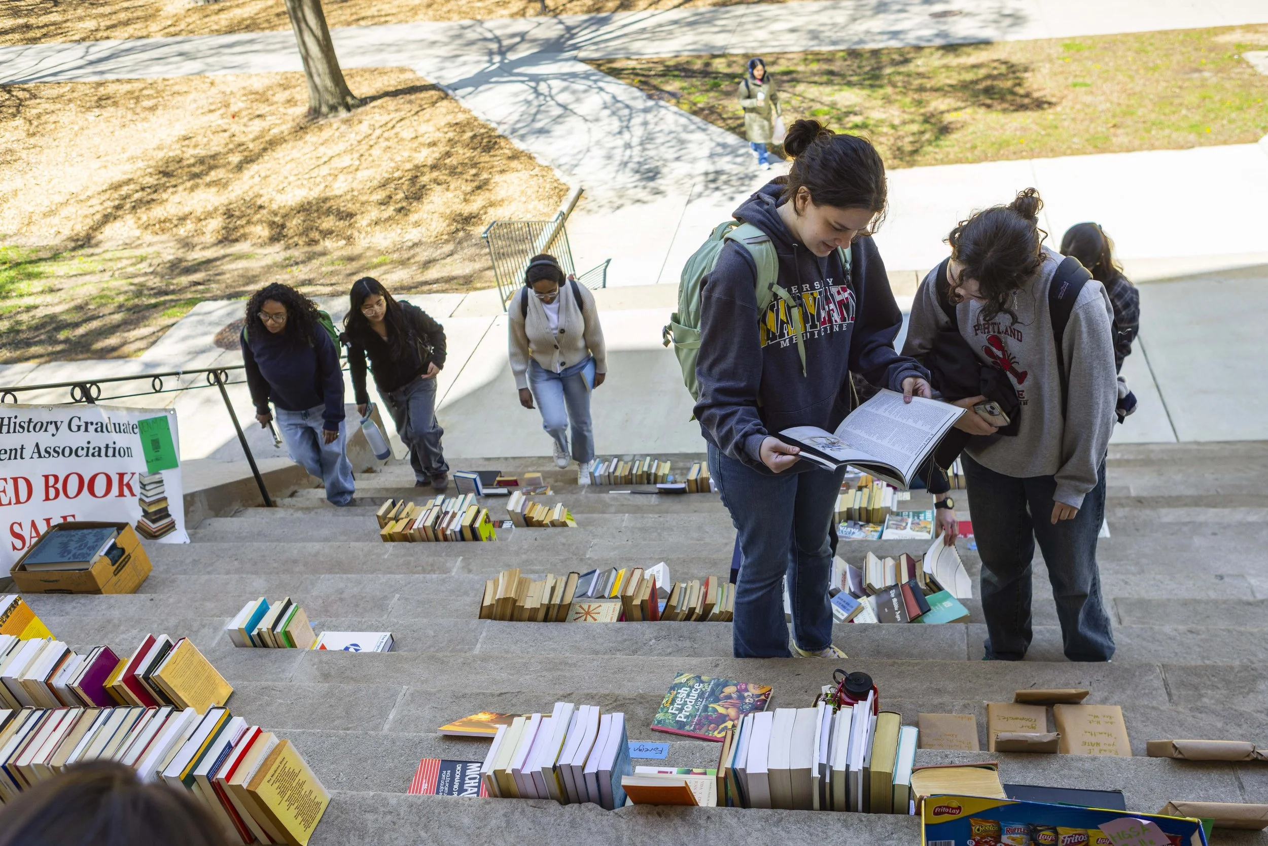 Students_BookSale_04082026_DS_94_1.jpg