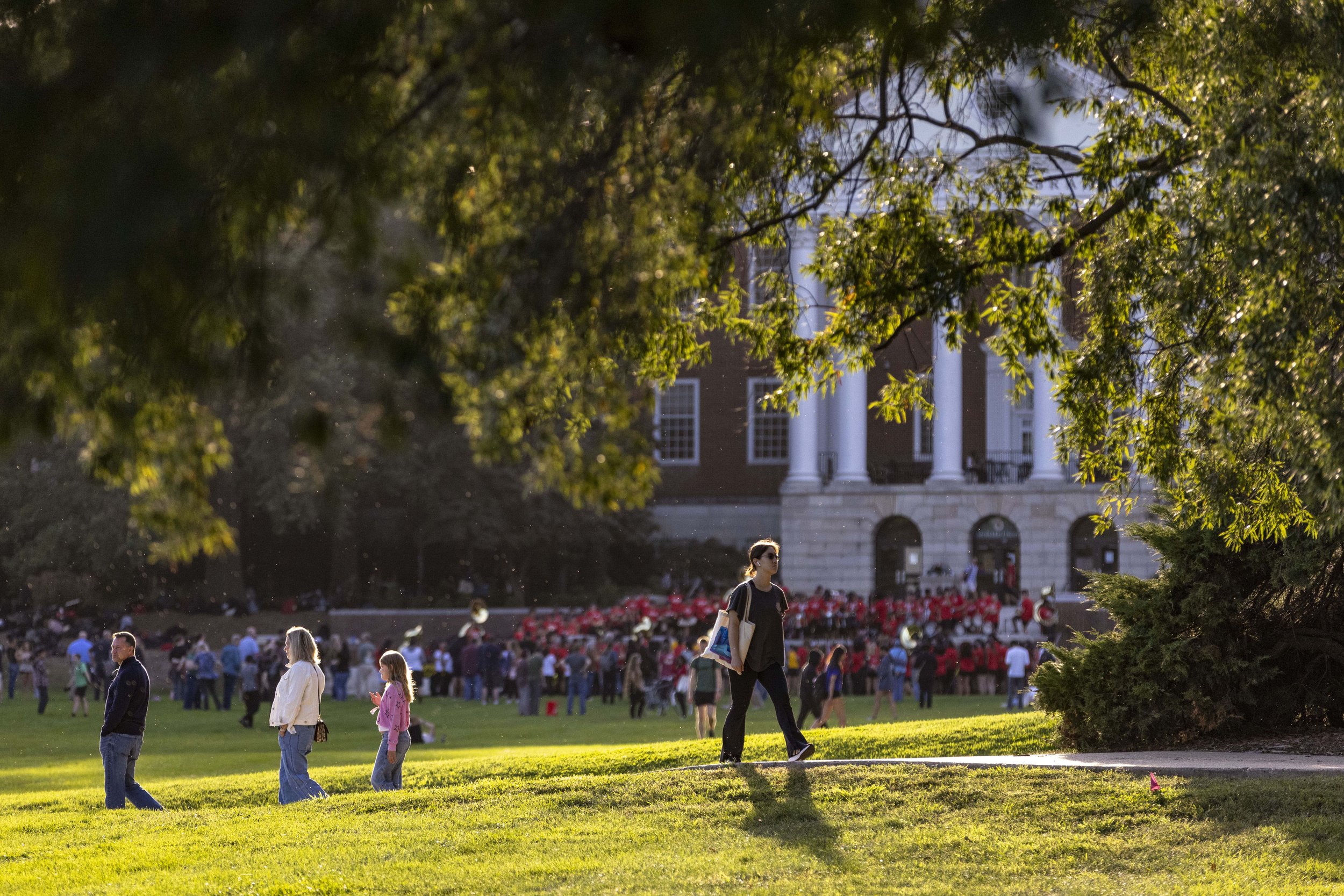 Students_McKeldinMall_10032025_DS_3134.jpg