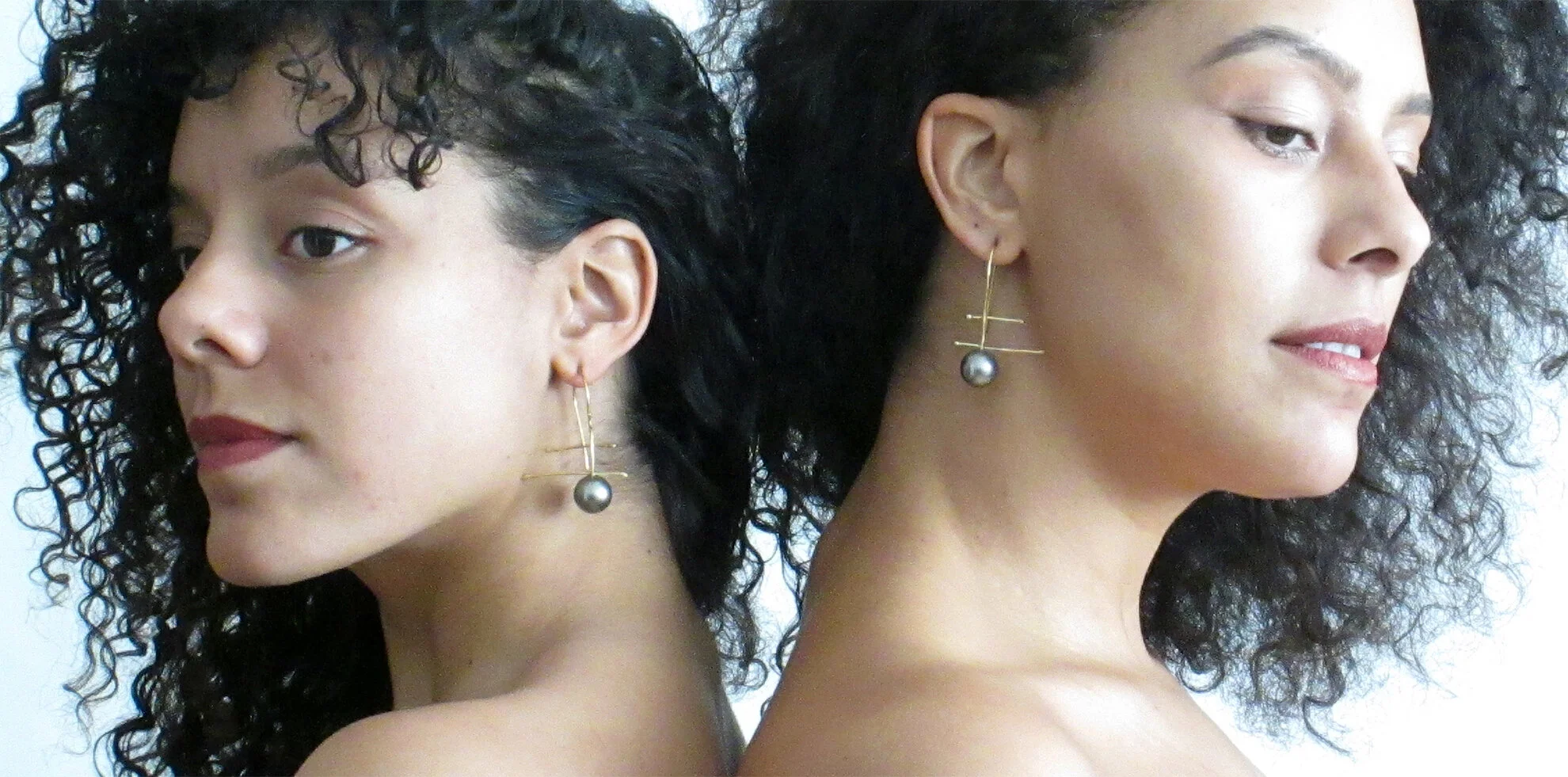 TTAHITIAN BLACK PEARL EARRINGS