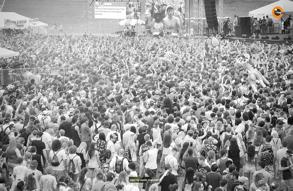 Soundset crowd ariel.png