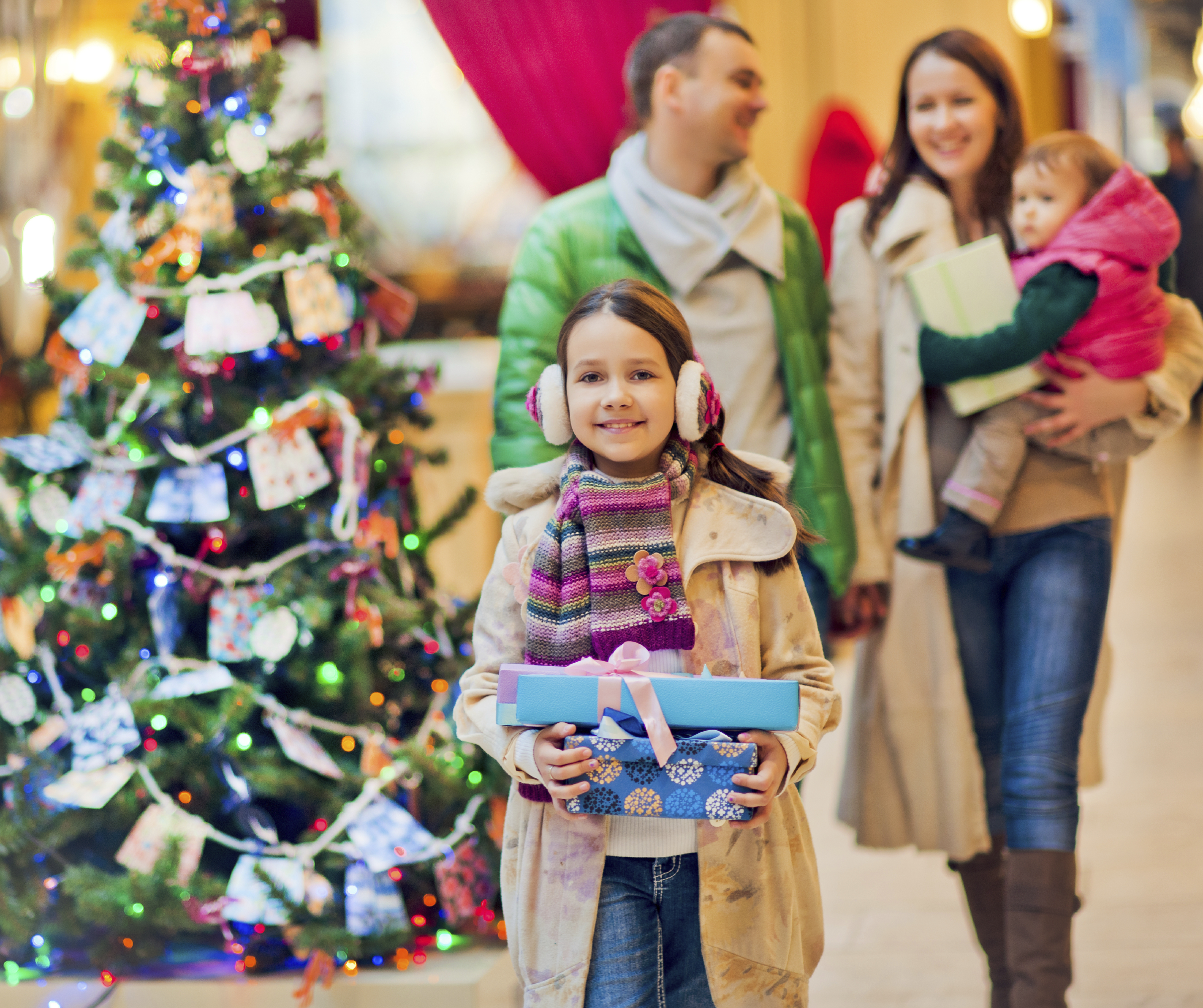 iStock_000048390846Large X-mas Mall.jpg