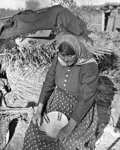 c.1900 ^ Chemehuevi woman ^