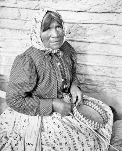 c.1900 ^ Chemehuevi basketweaver