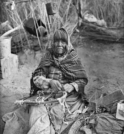 c.1900 ^ Chemehuevi cradle repair
