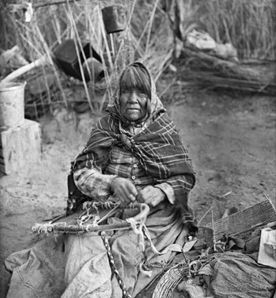 c.1900 ^ Chemehuevi cradle repair