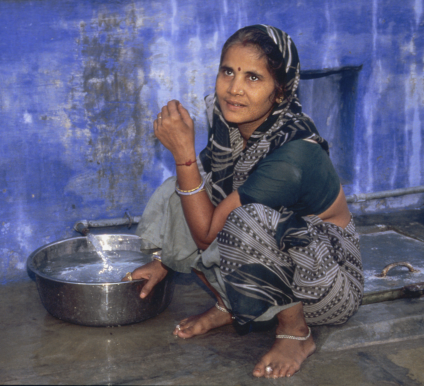 Drawing water, Rajasthan, India