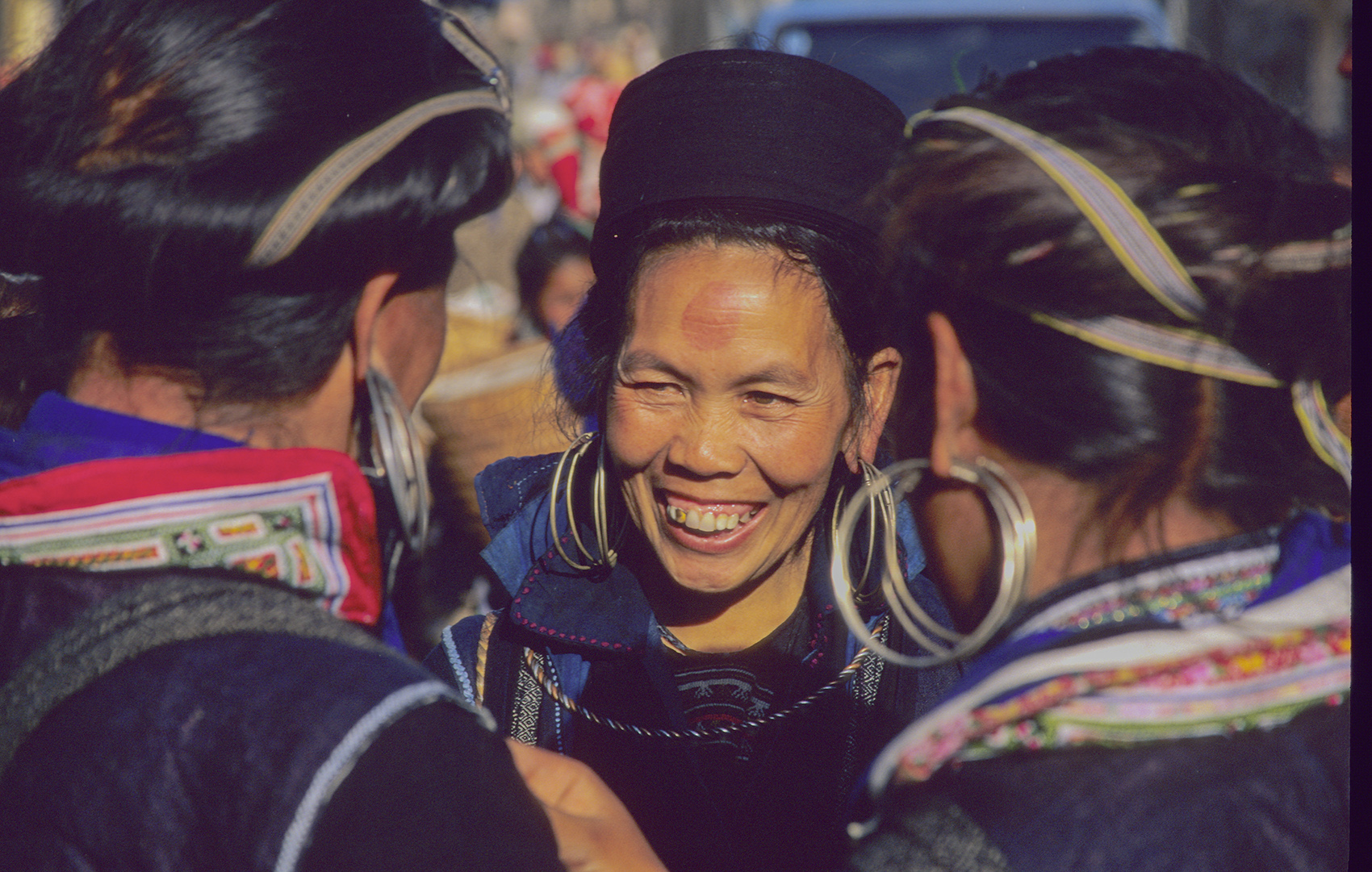 Hmong women, Sapa