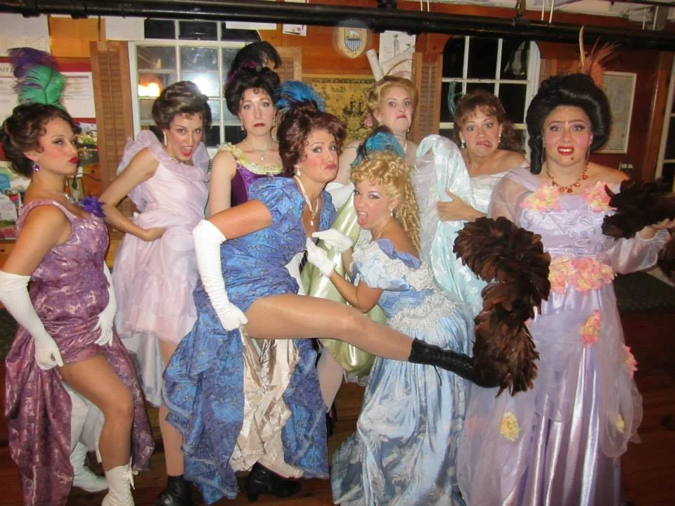Hellodollyladies.jpg