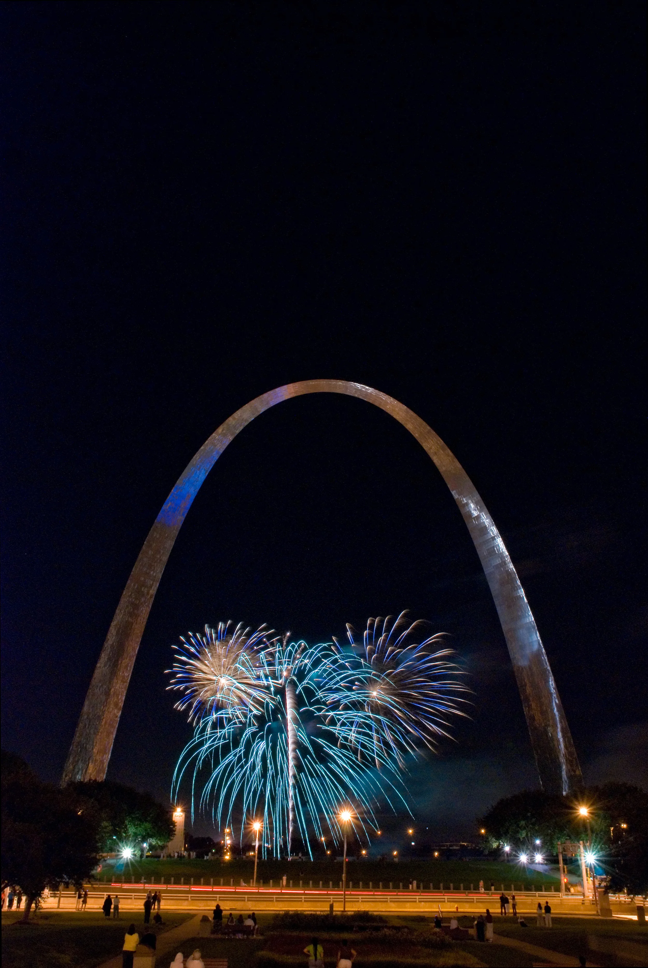 arch center firework0001.JPG