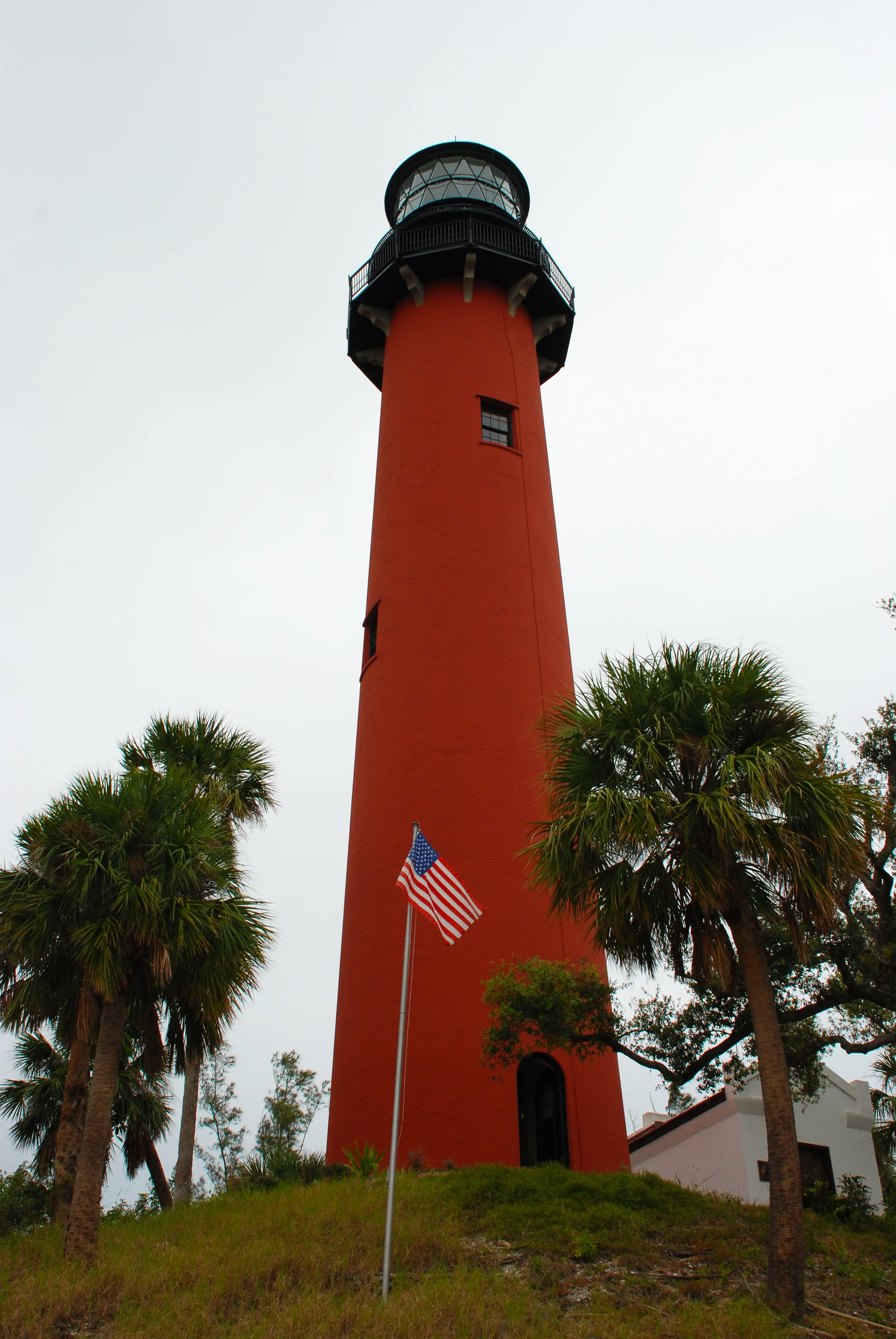 lighthouse2.jpg