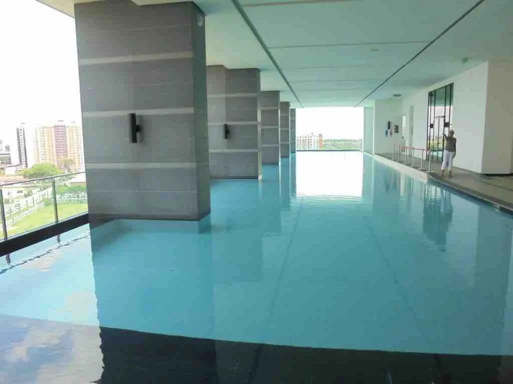 Mega infinity pool