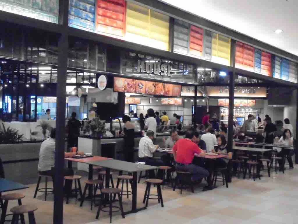 Crowded food court