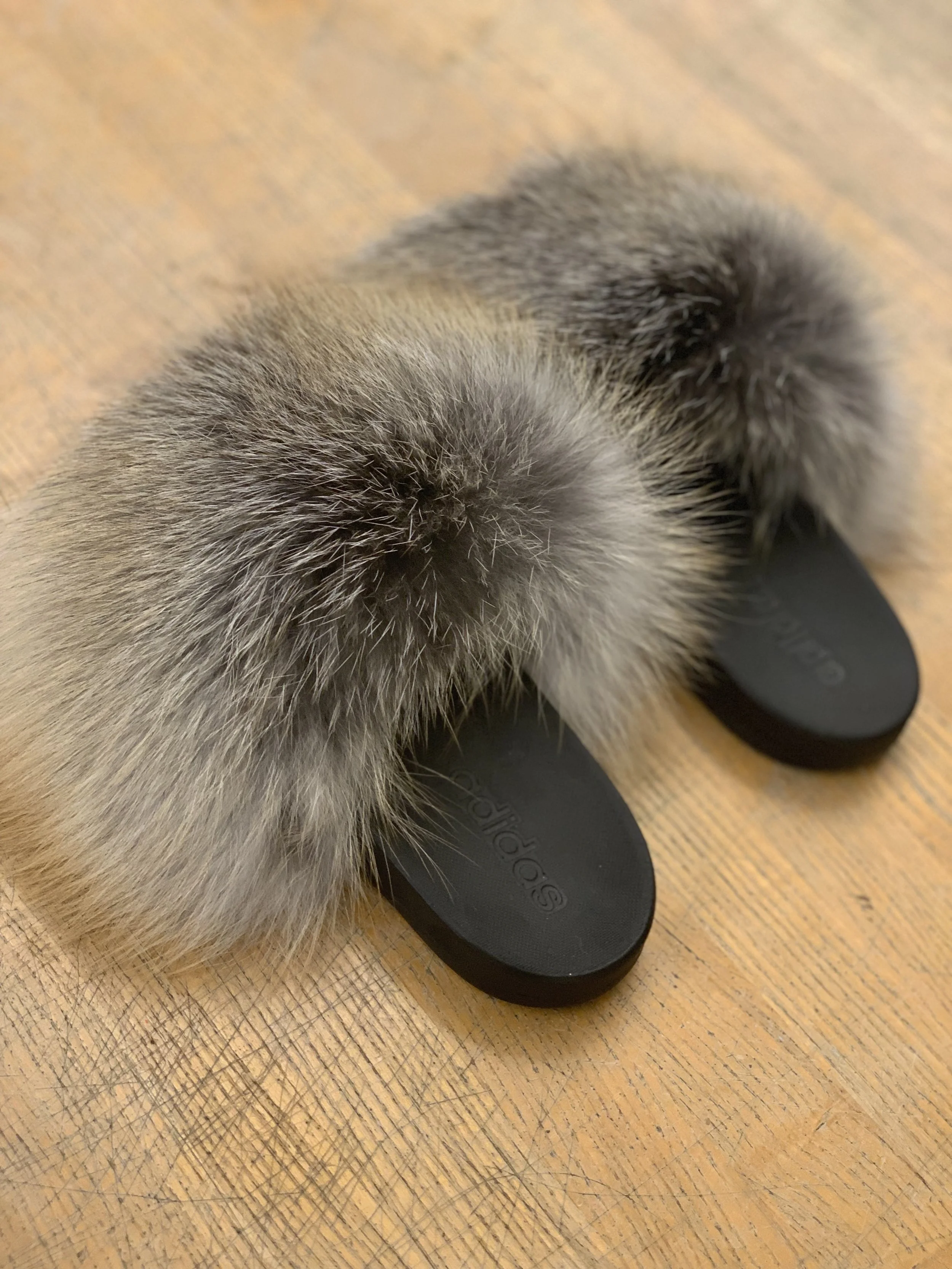 adilette fur