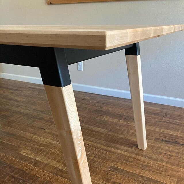 Details on the new dining table. This one was a lot of fun.

#woodworking #woodwork #woodworker #handmade #diningtable #midcentury #midcenturymodern #maple #carpentry #carpenter #houzz #design #interiordesign #art #finewoodworking #dowoodworking #pin