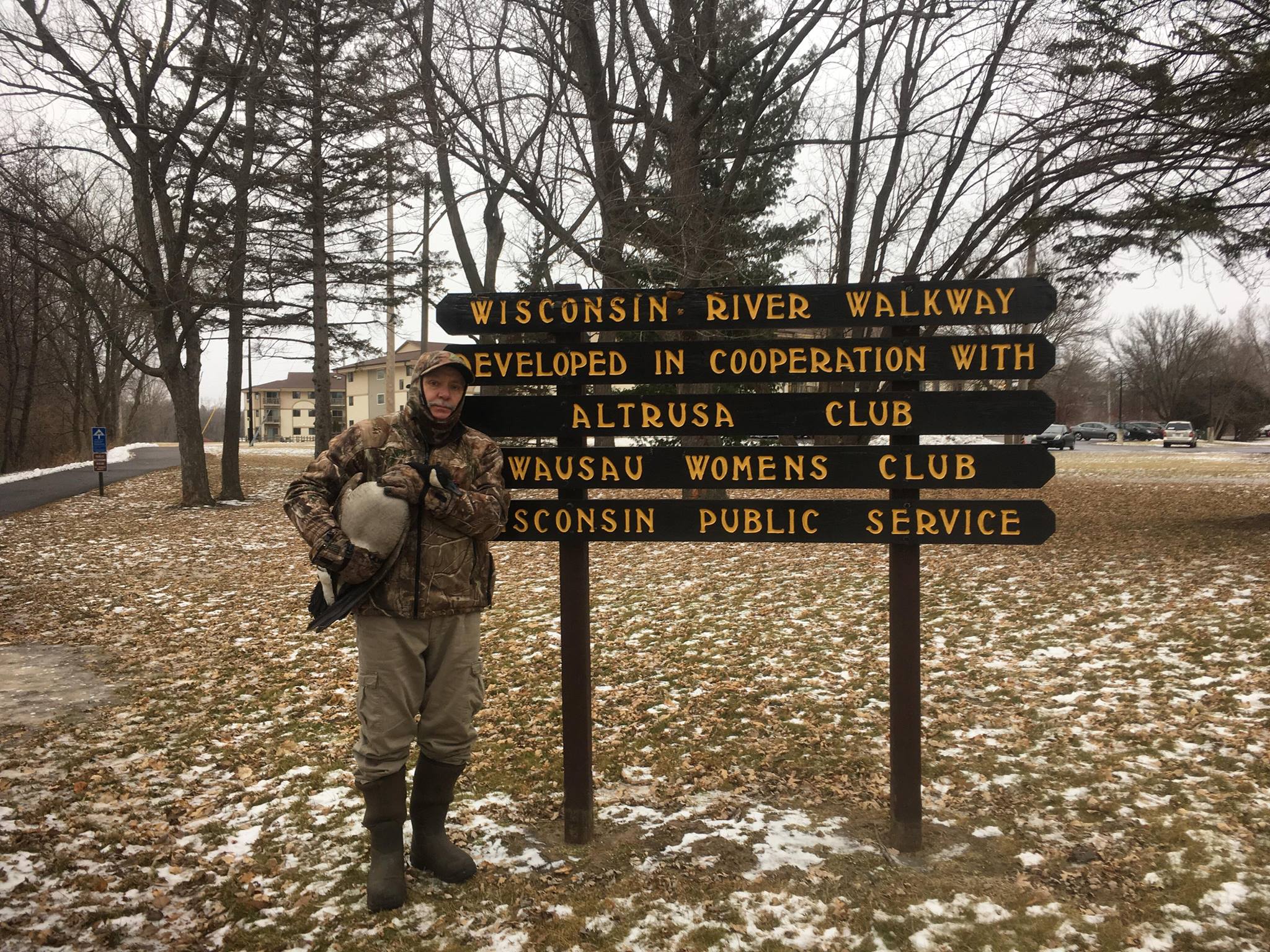 Bravo to Kevin and Linda Kevin Grenzer as they were successful capturing Fern, the Fern Island Park goose.