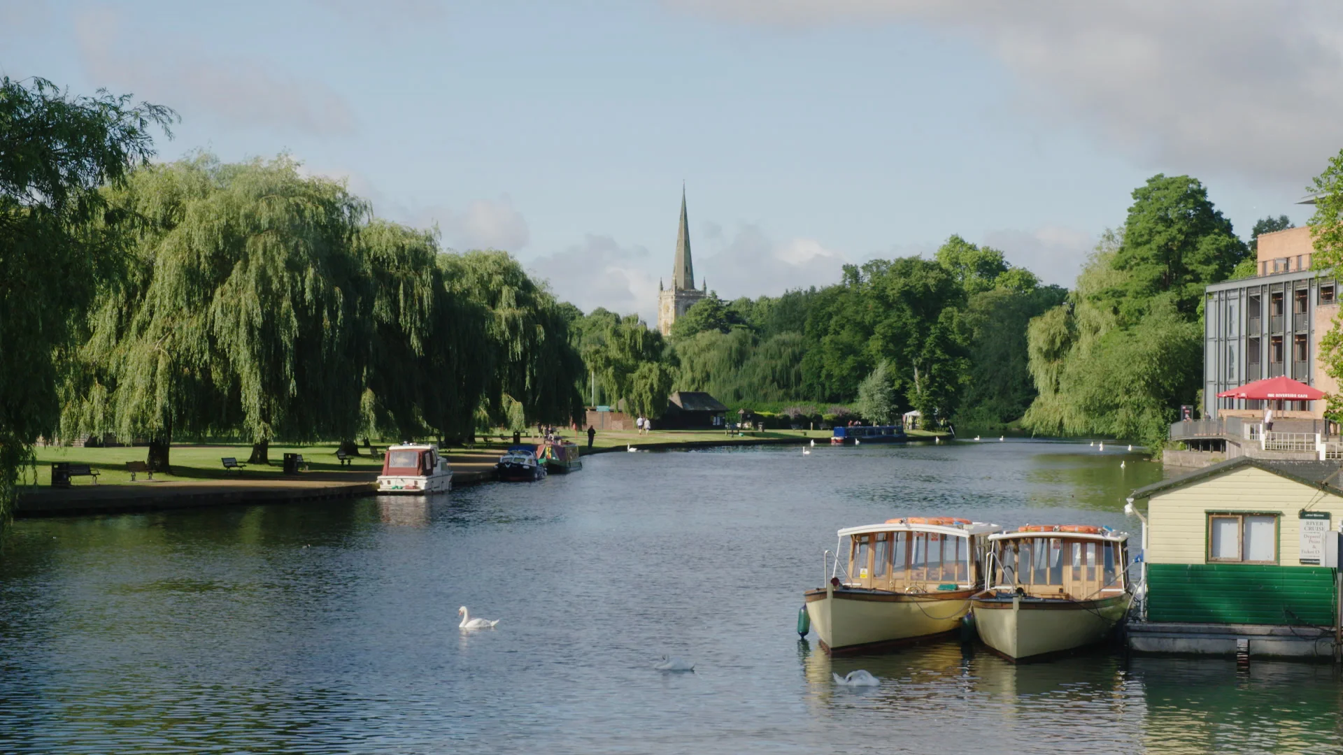 This_England_V_02.00_04_35_19.Still008.jpg