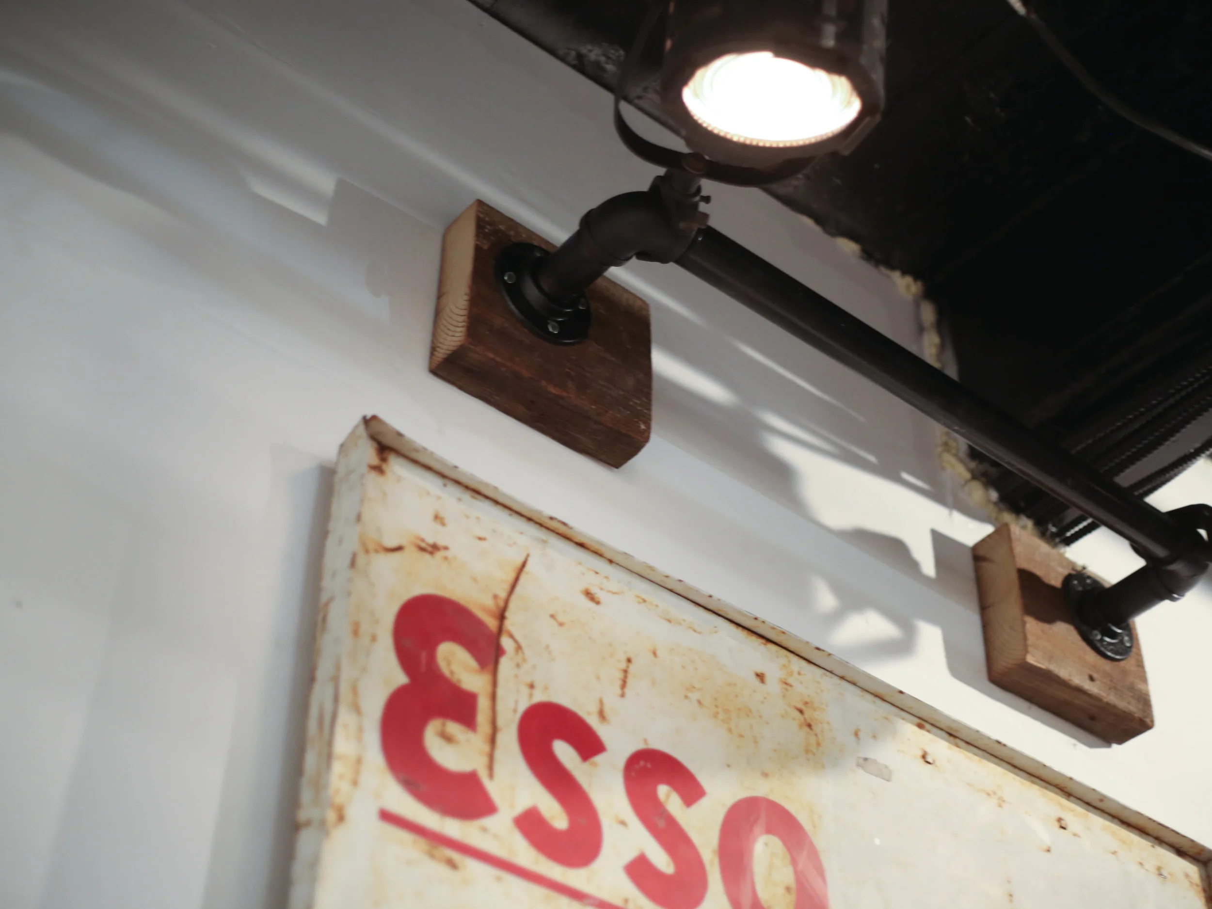 Esso extra — detail