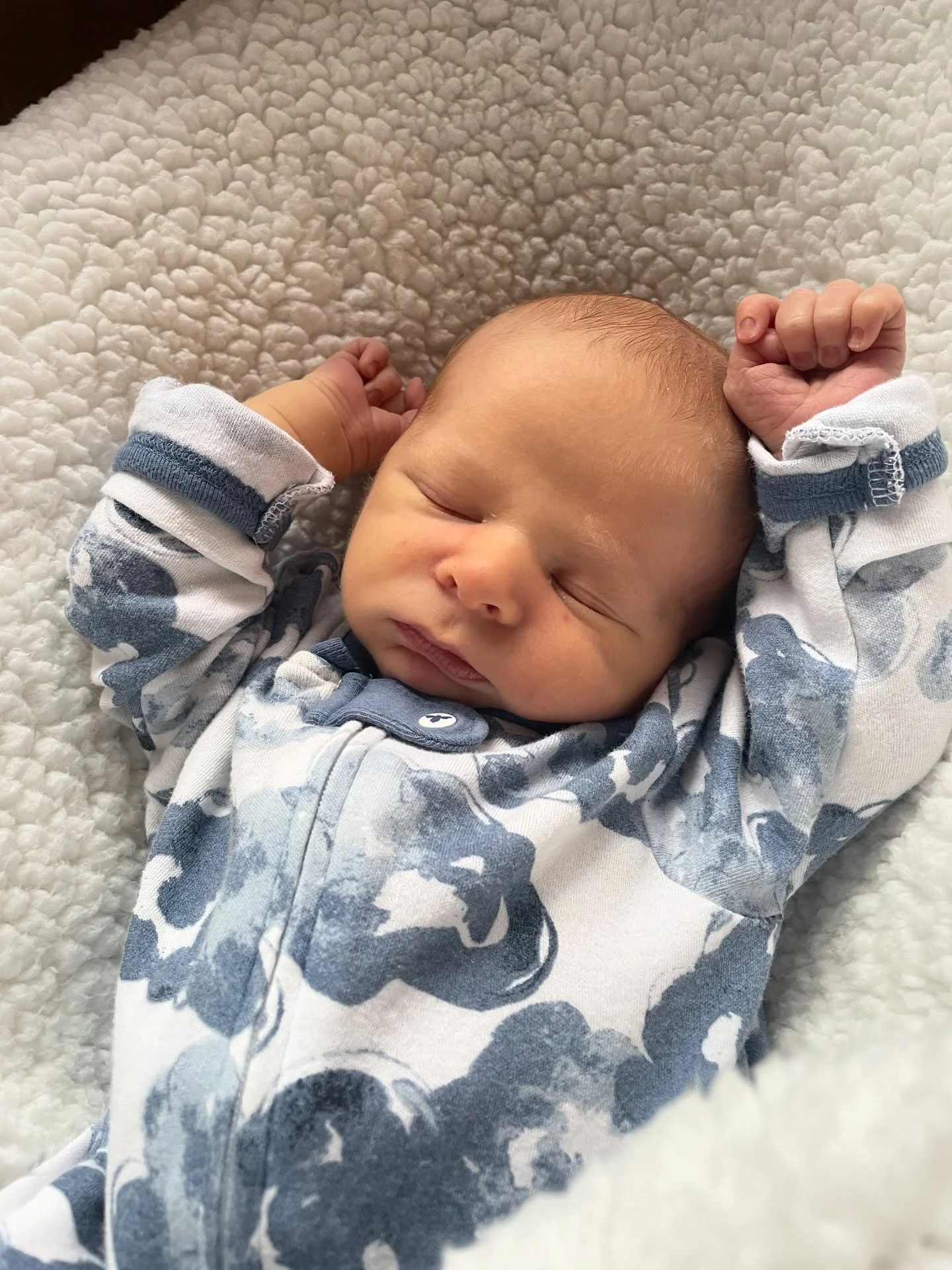 the bun is out of the oven

on november 20 my partner and I welcomed a sweet, squishy bun to the world, well- proofed and baked just right. rowan james leonard emerged after over 30 hours of labor, a blue eyed, mild tempered scorpio, ready to steal y