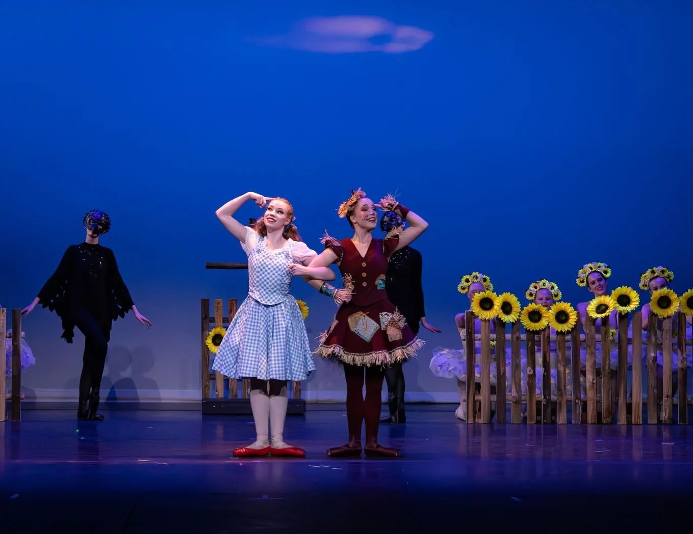 Wizard of Oz
If I Only Had a Brain

📸 @enpointephotog 
@oregonyouthballet 

#oregonyouthballet #wizardofoz #scarecrow #femalechoreographer #storyballet