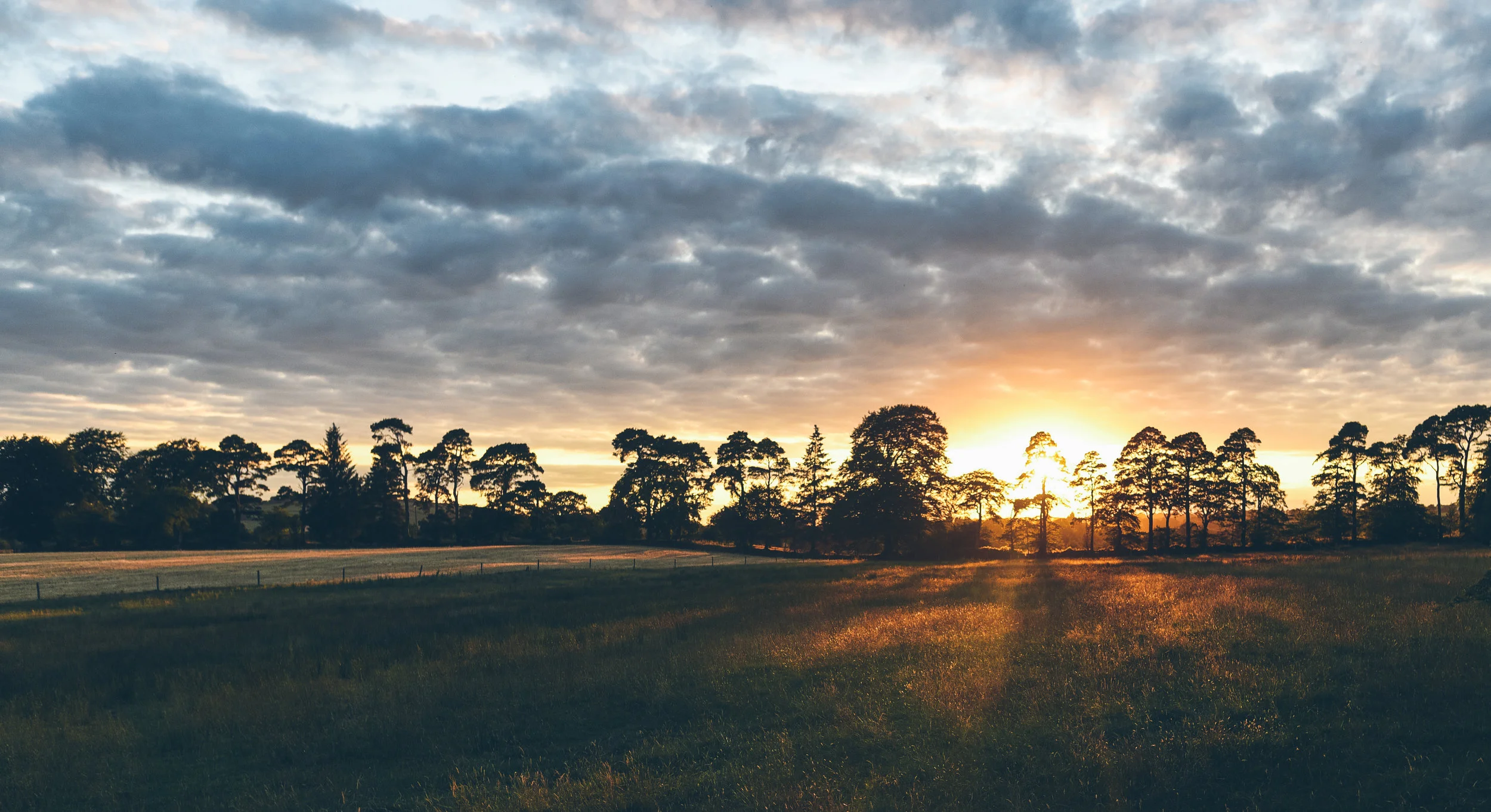 a walk to the pub (21 of 28).jpg