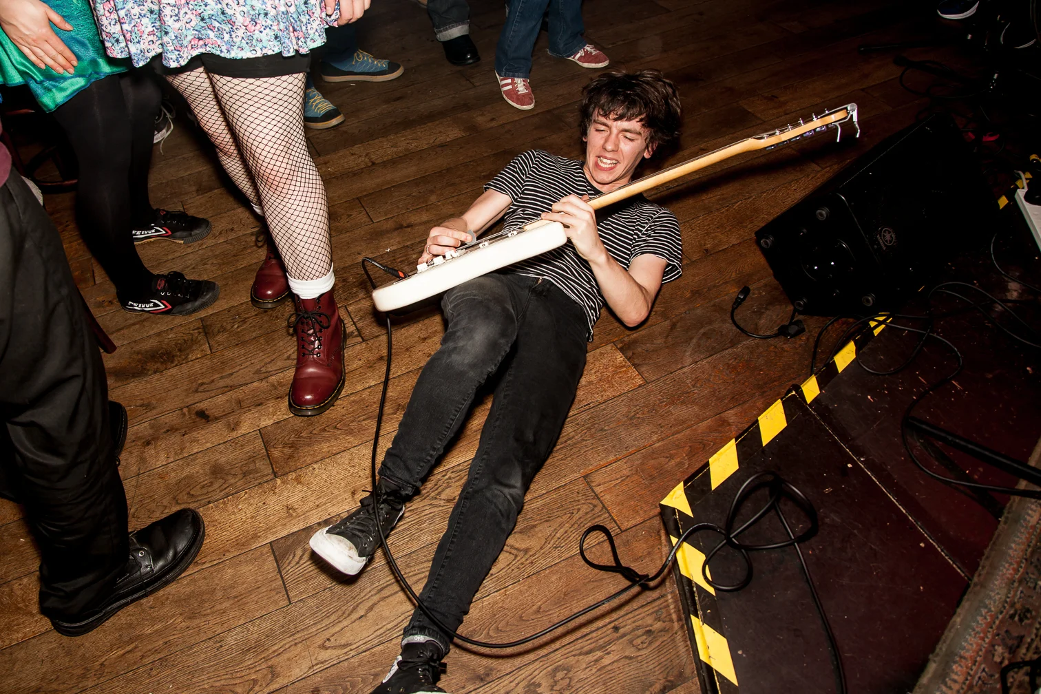 Live_perform-2.jpg