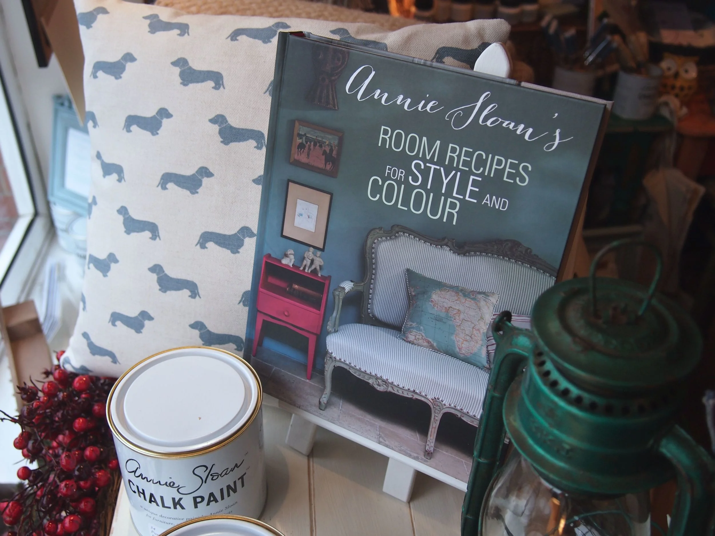 NEW: ANNIE SLOAN'S NEW BOOK.