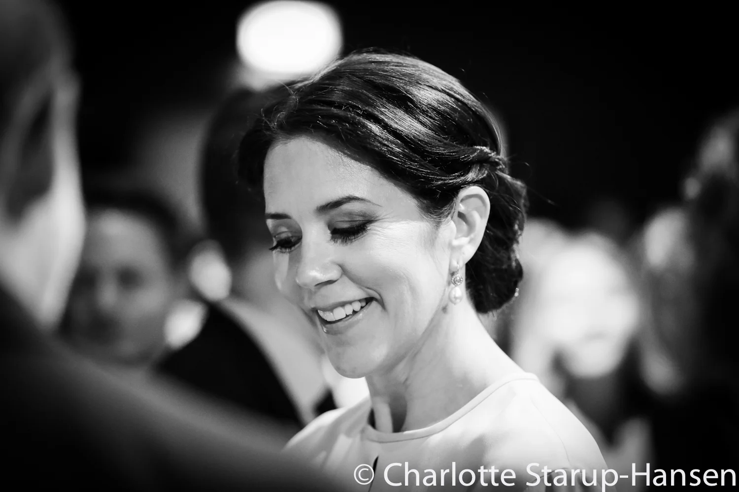 Beeindruckende Kronprinzessin Mary von Dänemark bei ihrem Besuch in München (heute Queen Mary of Denmark), fotografiert von Charlotte Starup-Hansen.