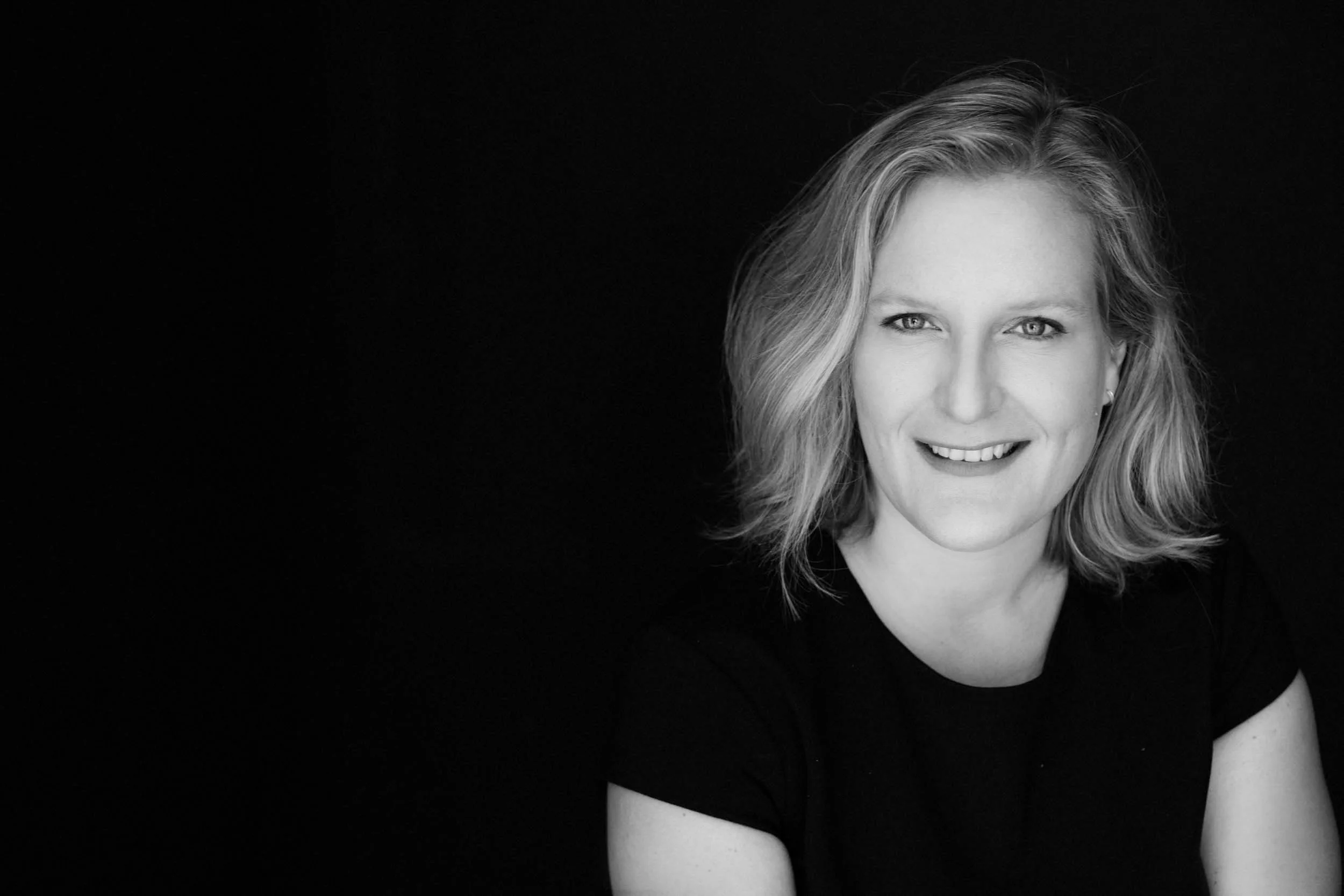 Bewerbungsfotos-Black-and-white-portrait-Starupphoto