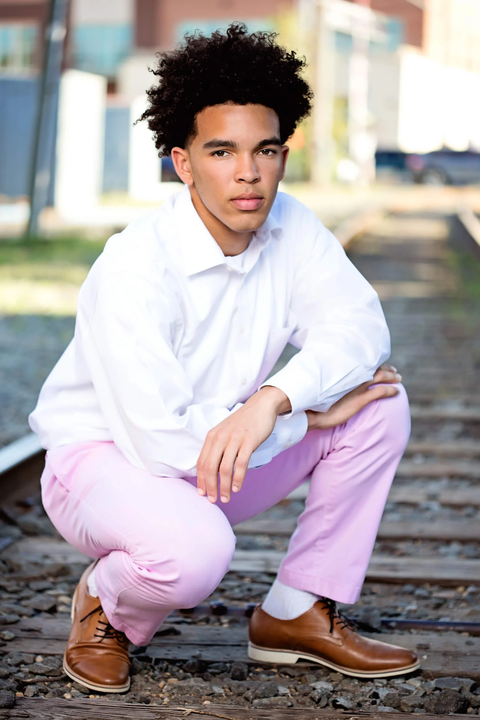 Teenage-Portrait-Afro-american-big-hair-sitting