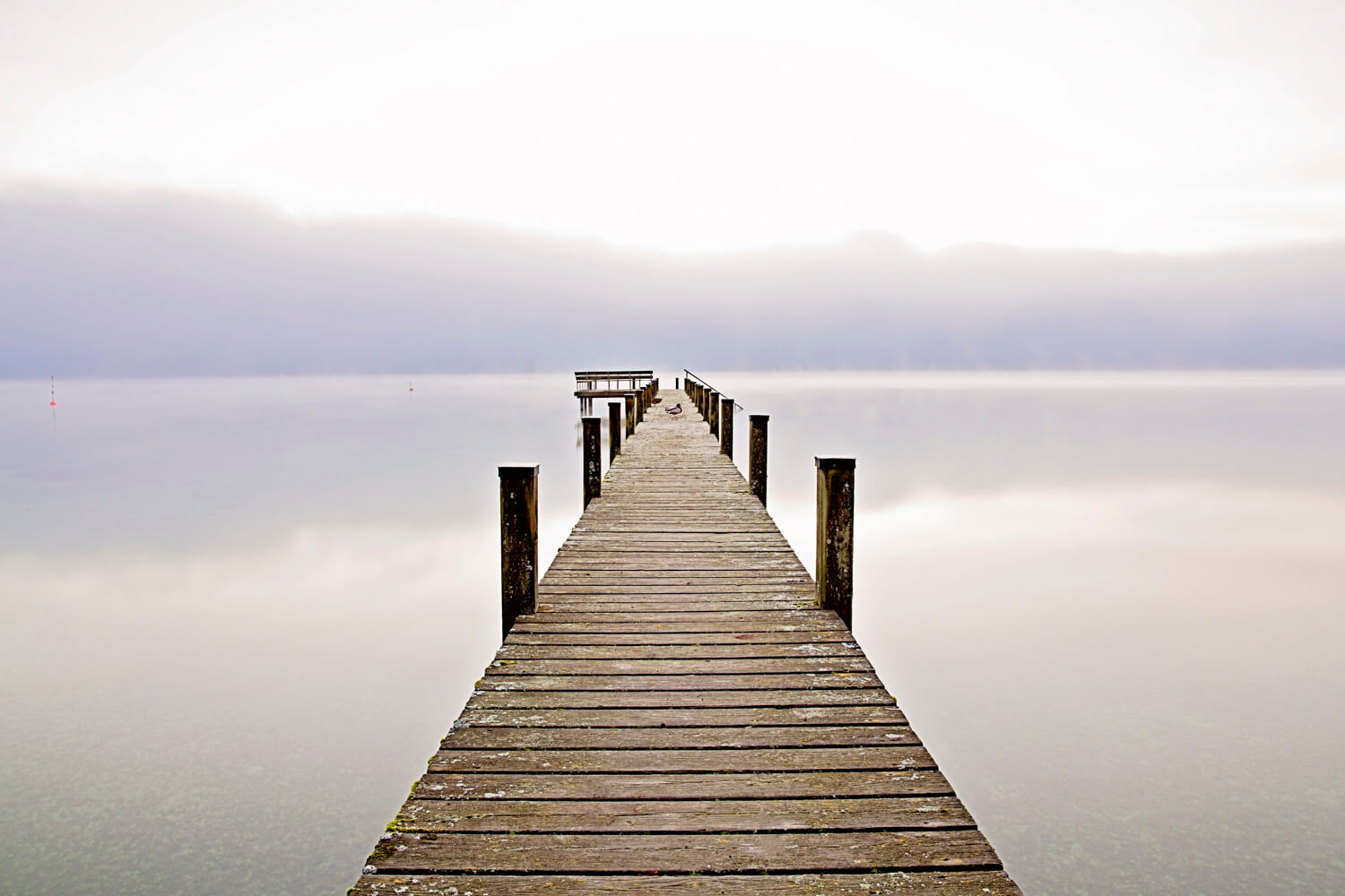 Grey-white-sky-lake-bridge-landscape (Copy)