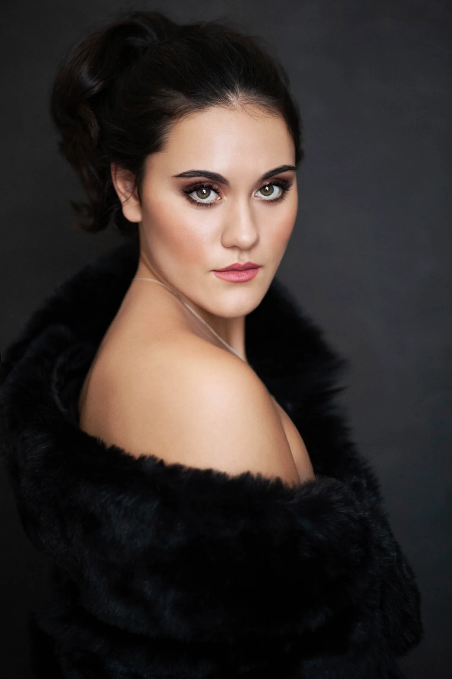 Beautiful-elegant-magazine-style-photograpy-by-StarupPhoto